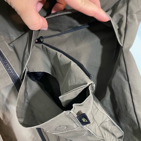 Nike Tech Women's Green Full Zip Hooded Fishtail Shell Parka Size S #859541-325 - Picture 8 of 12